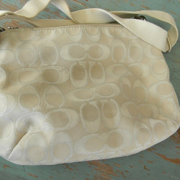 COACH Signature LOGO CANVAS/LEATHER POPPY SILVER/BEIGE Swingpack CROSSBODY BAG - Picture 7 of 10